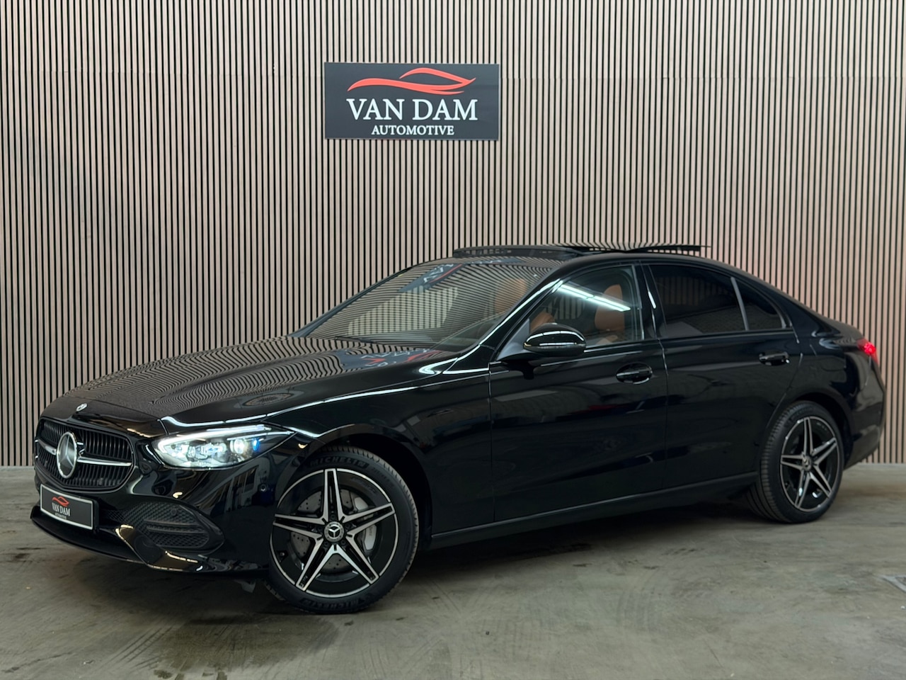 Mercedes-Benz C-klasse - 300 e AMG Line 2022 PANO LED CAMERA LEDER - AutoWereld.nl
