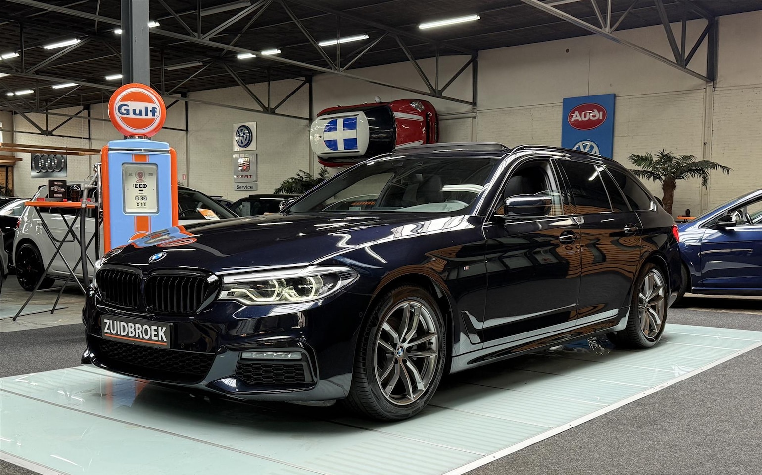 BMW 5-serie Touring - 520I VOL OPTIES!! PANO!! LEER!! CRUISE!! TREKHAAK!! - AutoWereld.nl