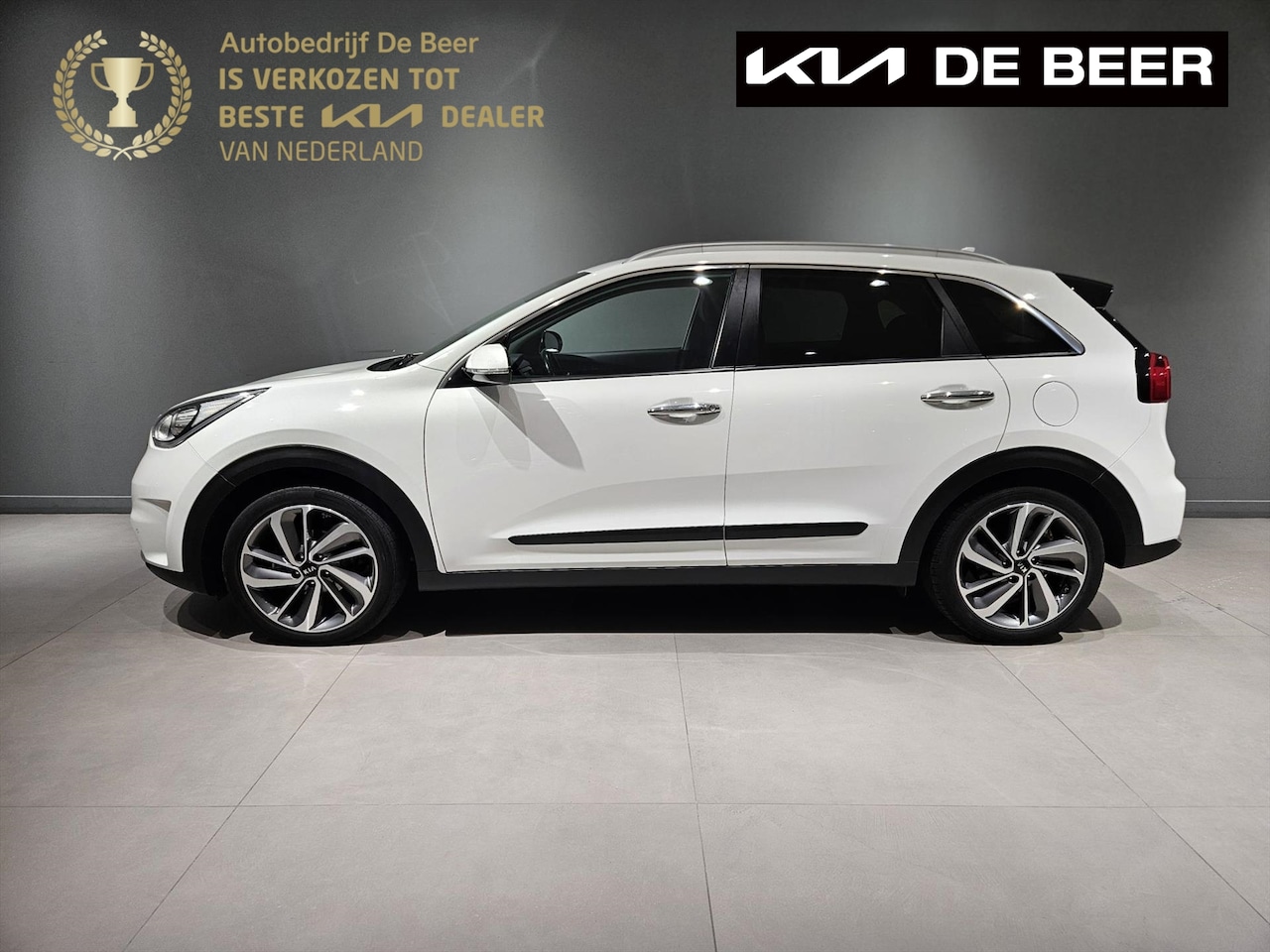 Kia Niro - 1.6 GDi Hybrid 141pk DCT6 SportsLine - AutoWereld.nl