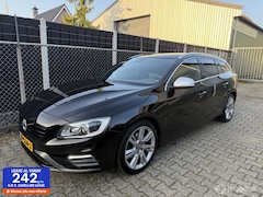 Volvo V60 - 2.0 D3 R-Design dealer onderhouden