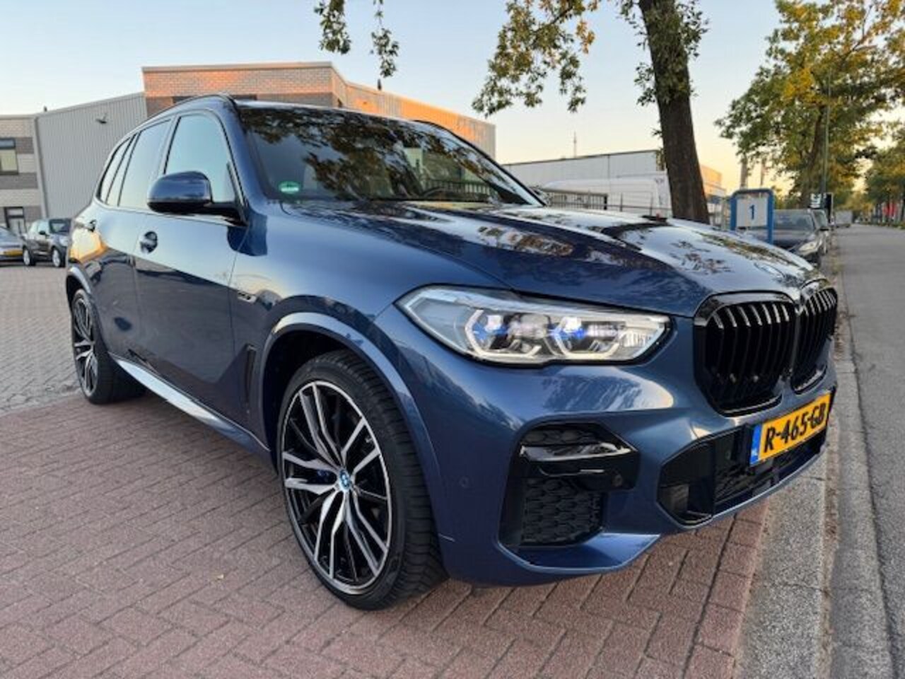 BMW X5 - xDrive45e High Executive M-Sport Airco/ECC,Leder,Pano,HUD,Camera - AutoWereld.nl