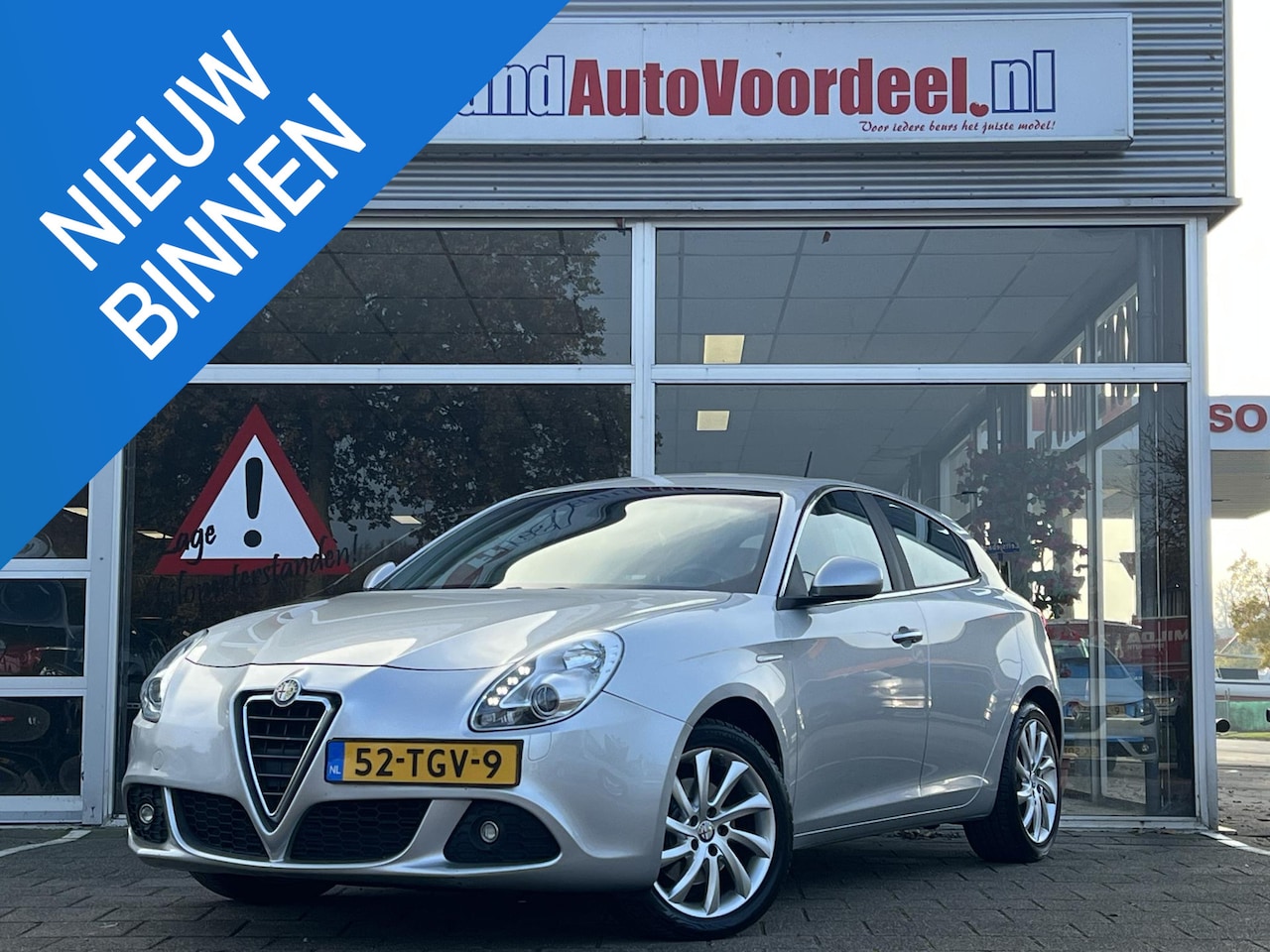 Alfa Romeo Giulietta - 1.4 T Distinctive 170 PK / Leder / Stoelverw. / PDC / Cruise / Clima / 2012 - AutoWereld.nl