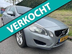 Volvo V60 - 2.4 D6 AWD Plug-In Hybrid Pure Limited Leder - navi - Xenon