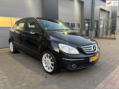 Mercedes-Benz B-klasse - 200 5DRS|AUTOMAAT|Airco|Cruise Controle|Stoelverwarming|trekhaak|Nieuwe APK
