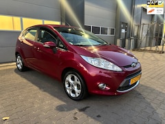Ford Fiesta - 1.25 Titanium 5Drs|Airco|Cruiscontrole| Parkeersensor|Nieuwe APK|DBriem vervangen