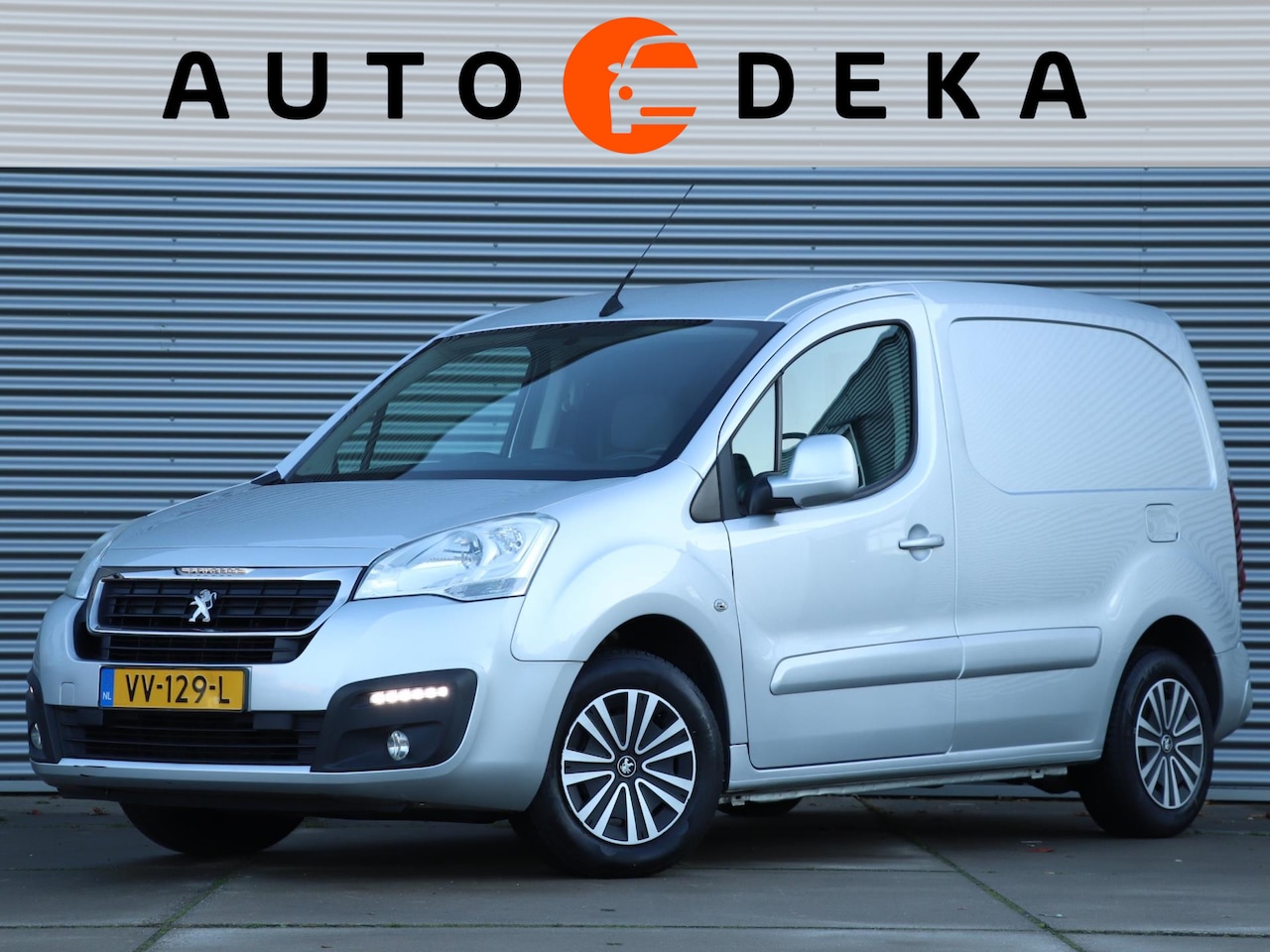 Peugeot Partner - 120 1.6 BlueHDi 100 XR *Navigatie*Schuifdeur*Trekhaak* - AutoWereld.nl