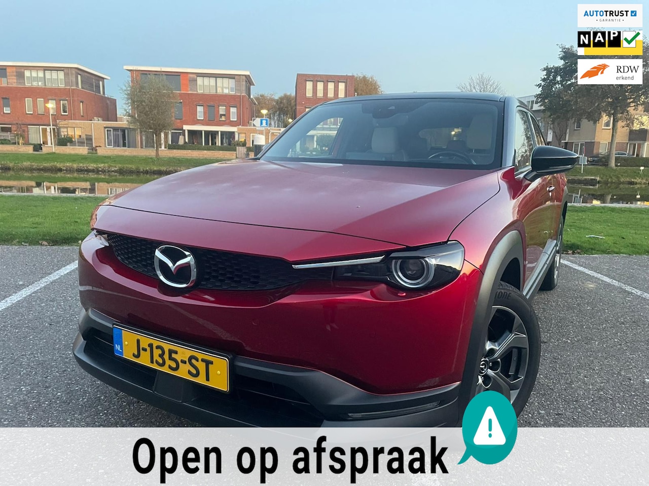 Mazda MX-30 - E-SkyActiv 145 First Edition 36 kWh NAVI CLIMA - AutoWereld.nl