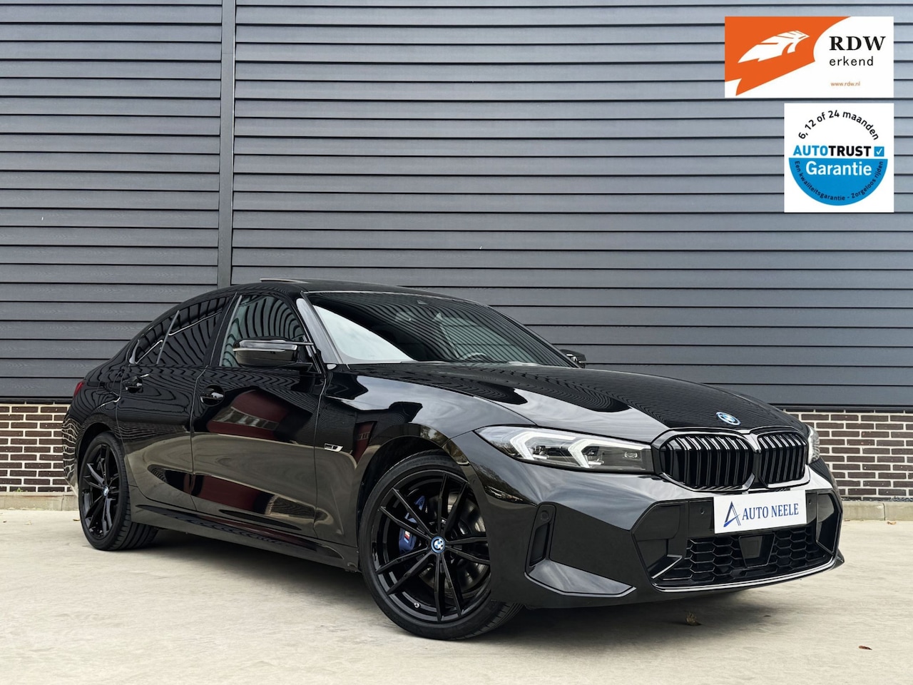 BMW 3-serie - 330e xDrive M Sport BTW, Black pack, Pano, Laser - AutoWereld.nl