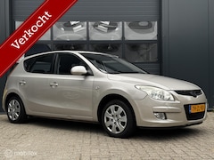 Hyundai i30 - 1.6i Dynamic | Airco | zuinig | ruim