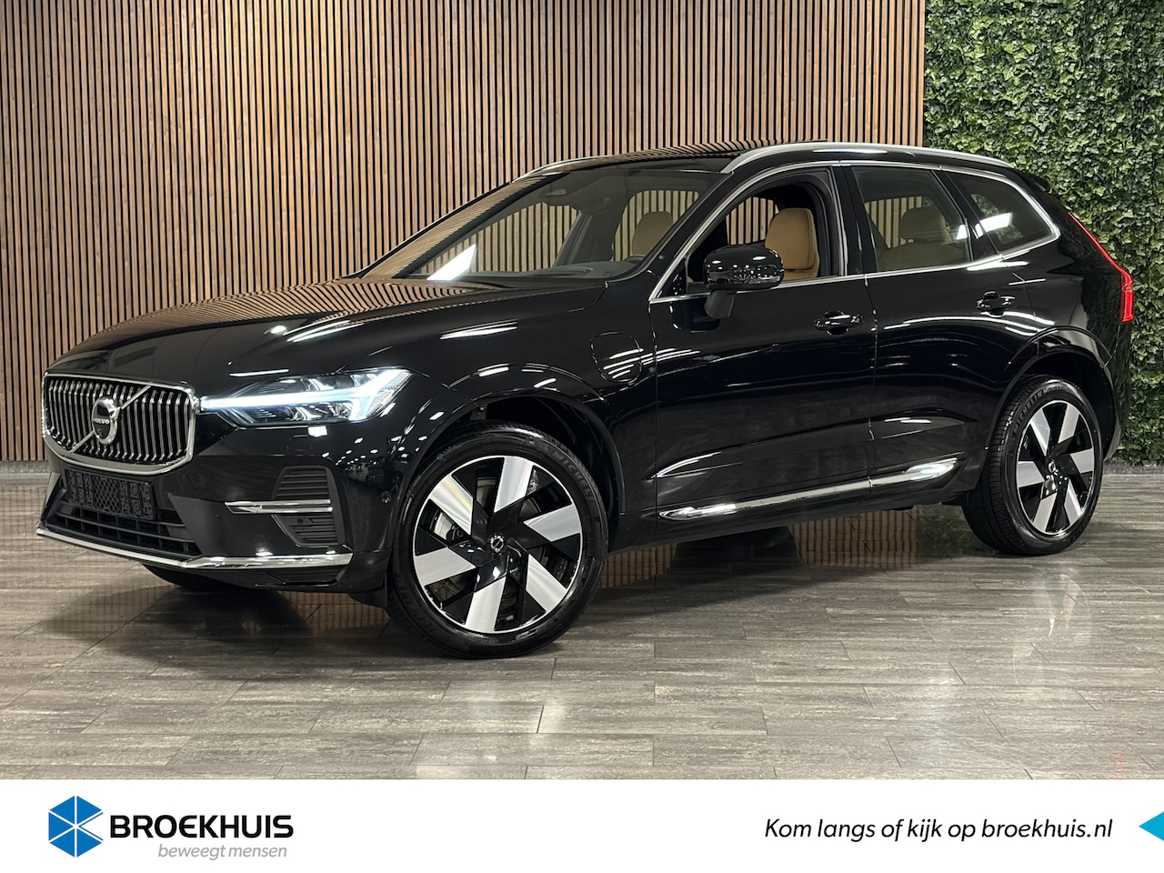 Volvo XC60 - T6 AWD Recharge Ultra Bright | Trekhaak | Stoelventilatie | 360° Camera | Head-Up Display - AutoWereld.nl