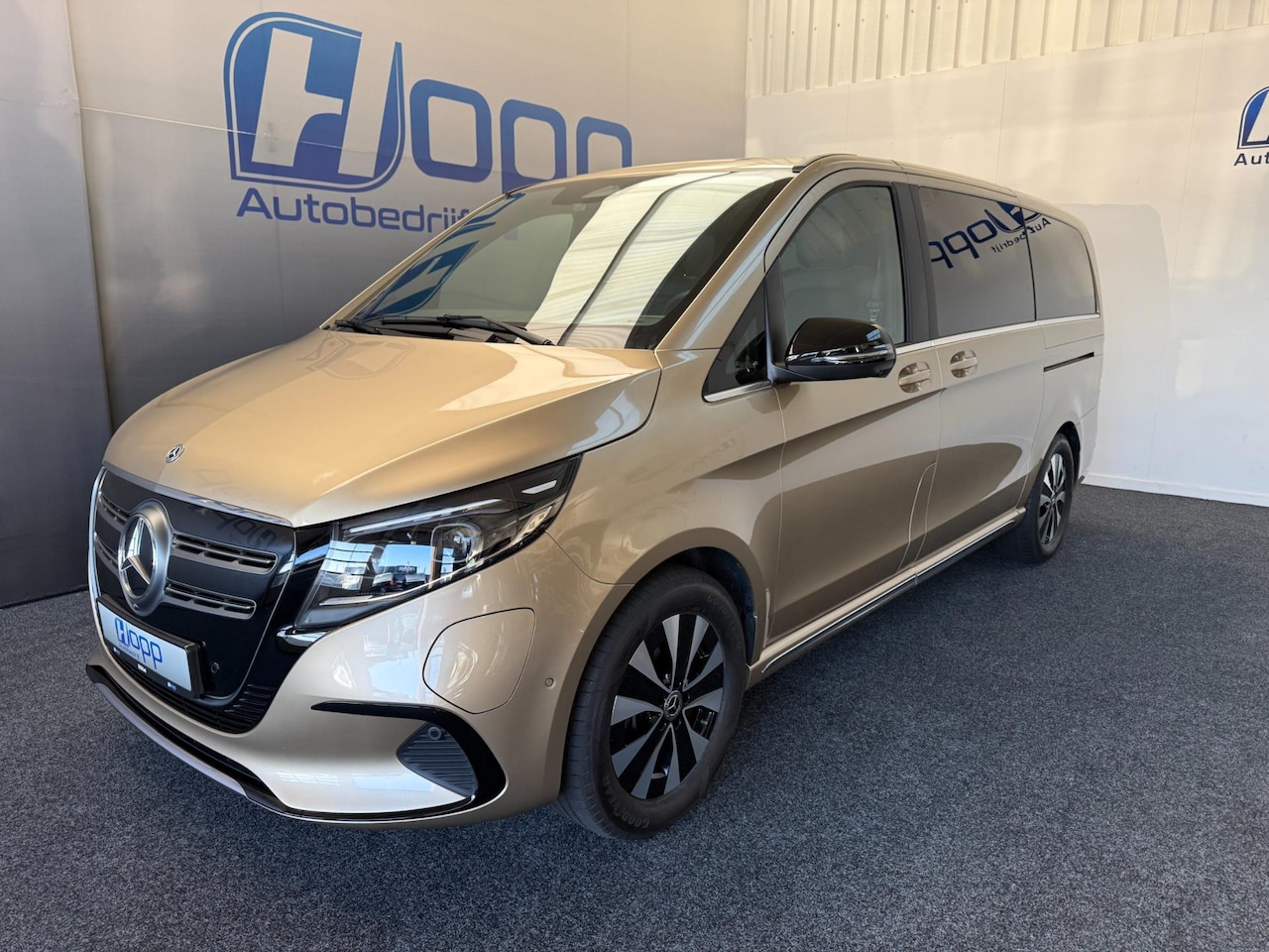 Mercedes-Benz EQV - 300 L2 - 8-pers AMG Facelift - Inter. & Exterieur pakket - 360 - Elec. deuren - Vol Opties - AutoWereld.nl