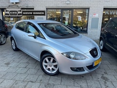 SEAT Leon - 1.6 Stylance Airco trekhaak nieuwe apk banden