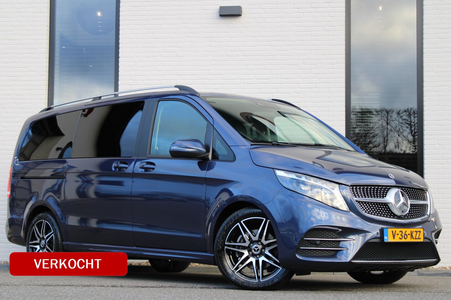 Mercedes-Benz V-klasse - 250d / Lang / AMG / DC / 2x Elec Schuifdeur / Camera / Vol Opties / NIEUWSTAAT - AutoWereld.nl
