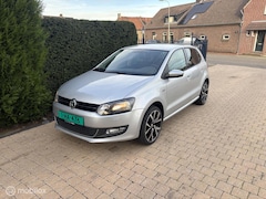 Volkswagen Polo - 1.2 - 12V LIFE 5 DRS MET GEREVISEERDE MOTOR