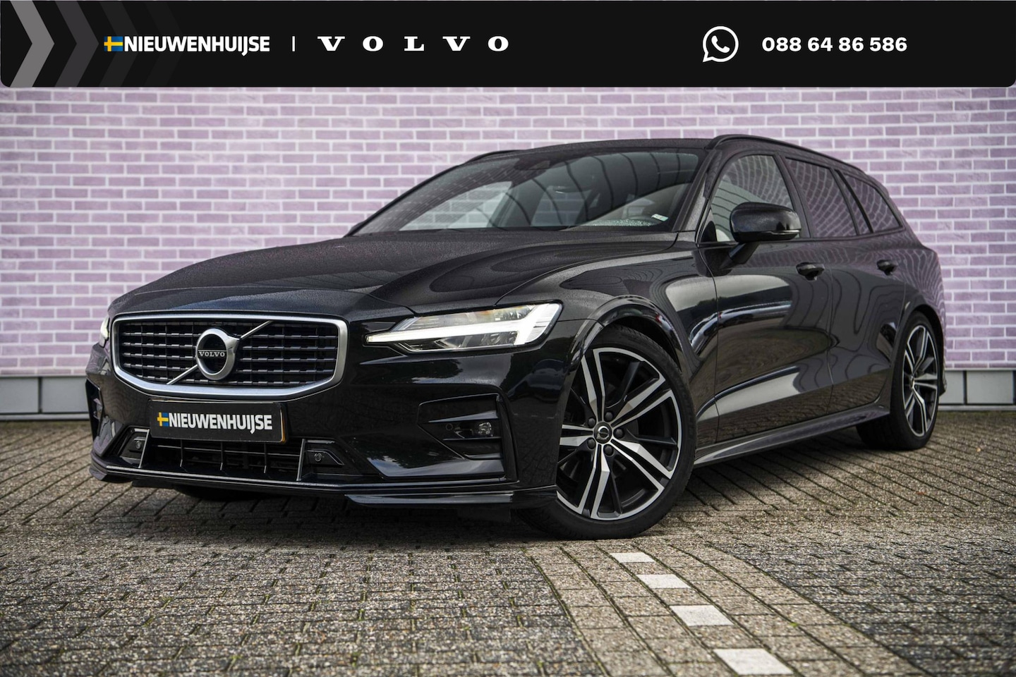 Volvo V60 - 2.0 T4 R-Design | Panodak | Styling Pack | Trekhaak | Adapt.Cruise | DAB | 19" | Stoelverw - AutoWereld.nl