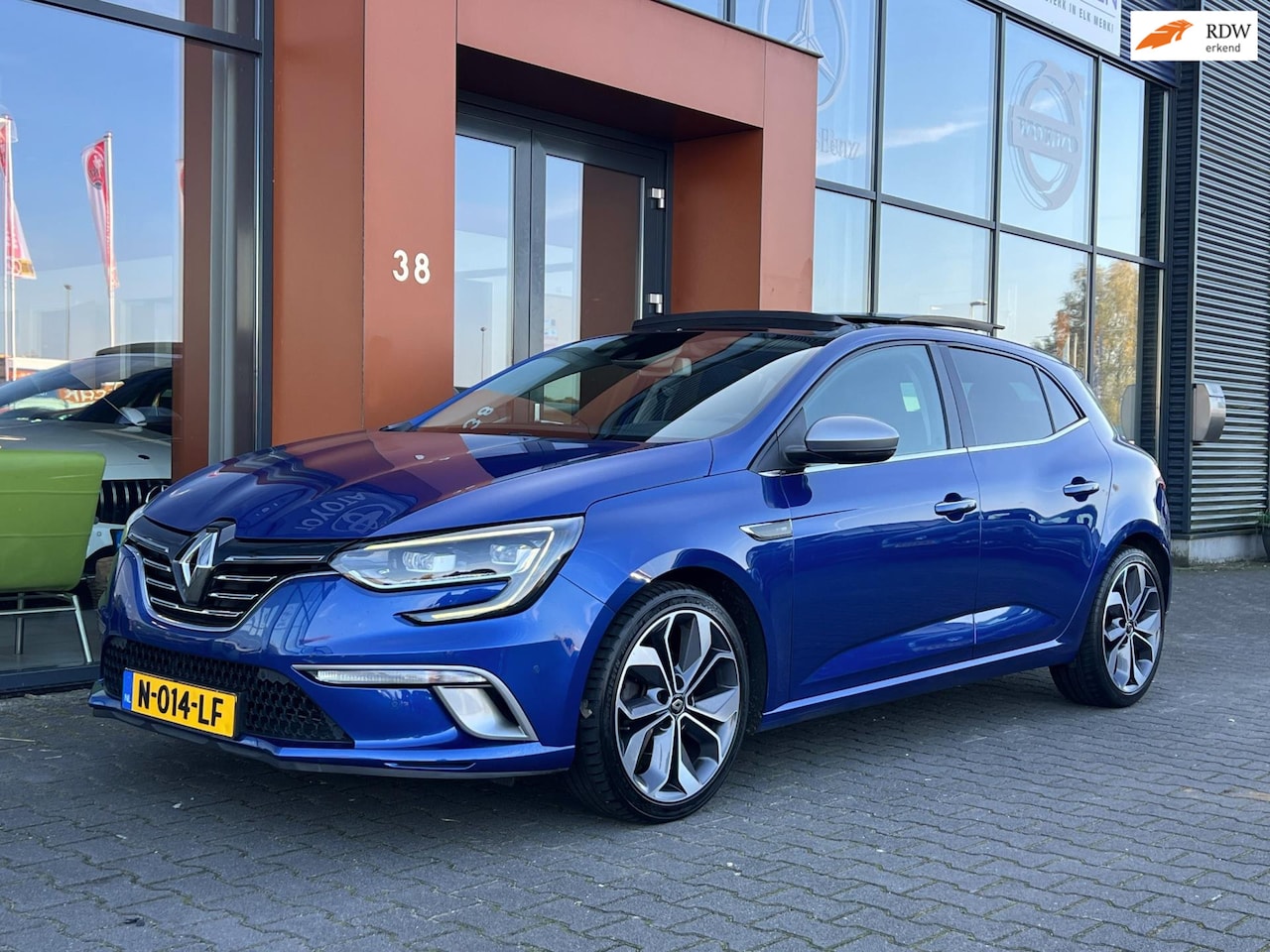 Renault Mégane - 1.3TCe GT-Line|Pano|LED|Navi|Camera|Sfeerverl - AutoWereld.nl