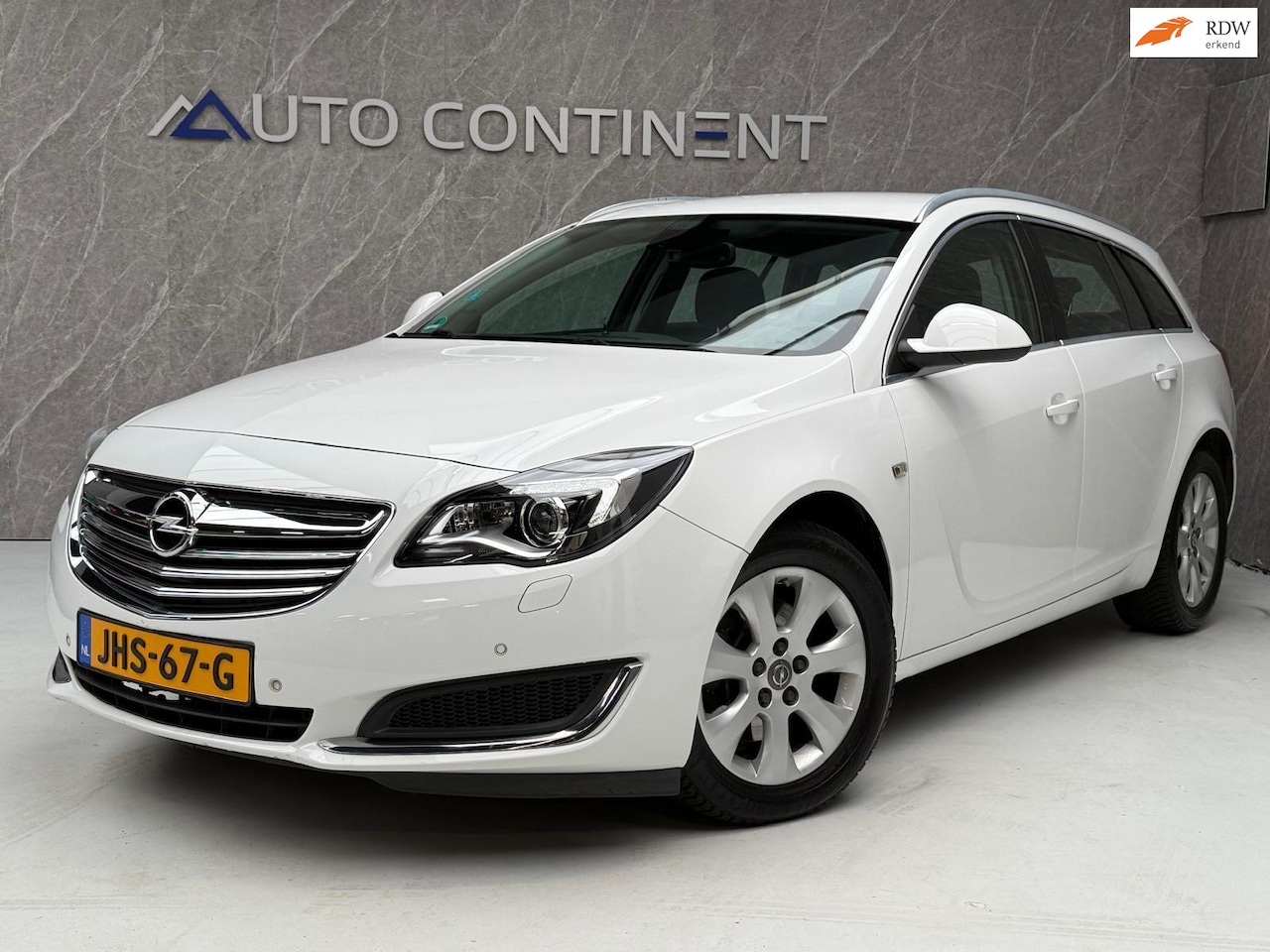 Opel Insignia Sports Tourer - 1.6 T / AUT / Goed Onderhouden - AutoWereld.nl