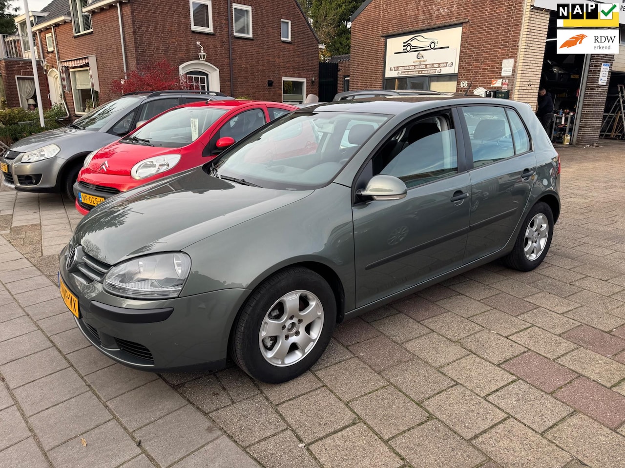 Volkswagen Golf - 1.6 FSI Trendline 1.6 FSI Trendline - AutoWereld.nl