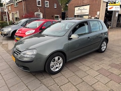Volkswagen Golf - 1.6 FSI Trendline