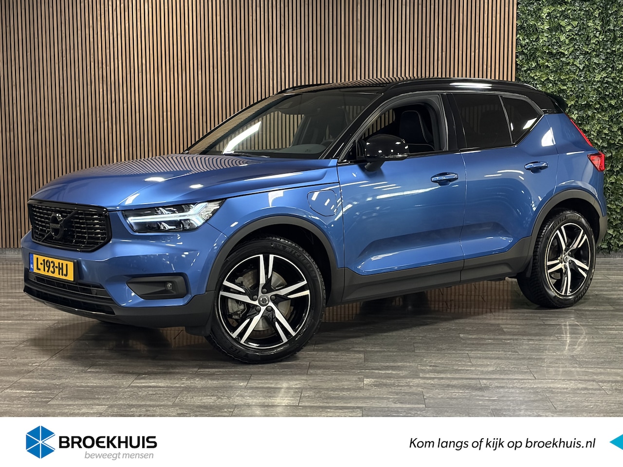Volvo XC40 - T5 Recharge R-Design | Schuifdak | Trekhaak | Polestar Engineered | Harman Kardon | Bestuu - AutoWereld.nl