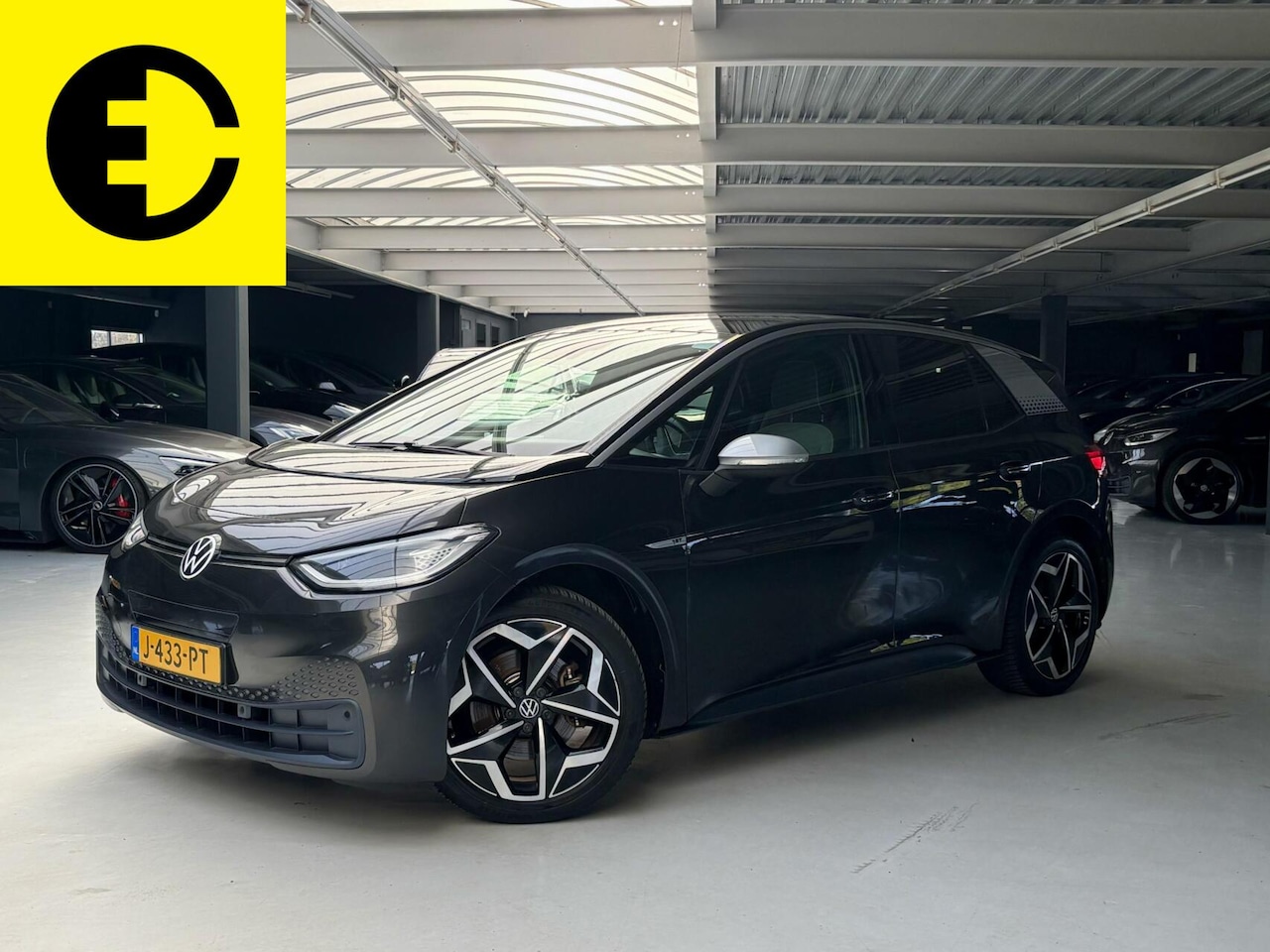 Volkswagen ID.3 - First Plus 58 kWh | Stoelverwarming | Android auto/ Apple CarPlay | Achteruitrijcamera - AutoWereld.nl