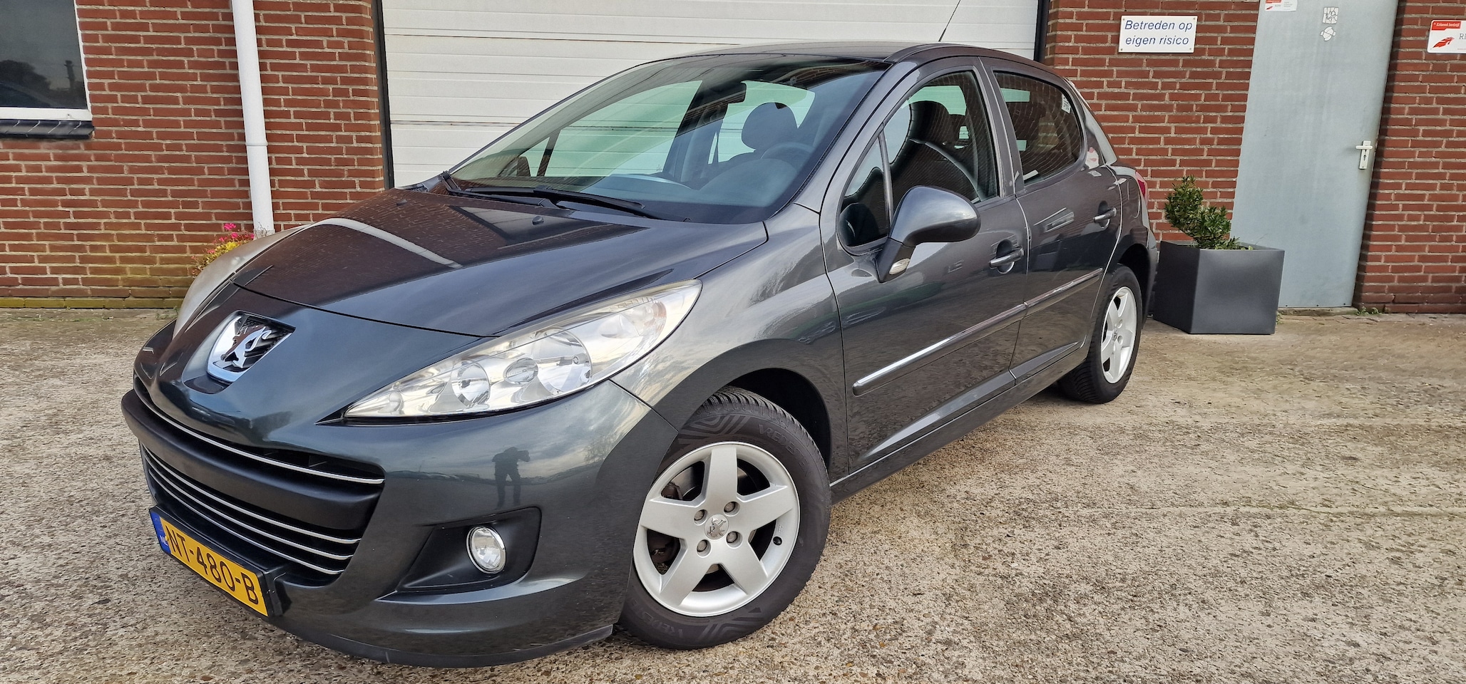 Peugeot 207 - 1.4 VTi XS In nette staat verkerende Peugeot 207 1.4 16V XS. Airco, lm velgen, Bjr 2011, nieuwe apk,3 - AutoWereld.nl