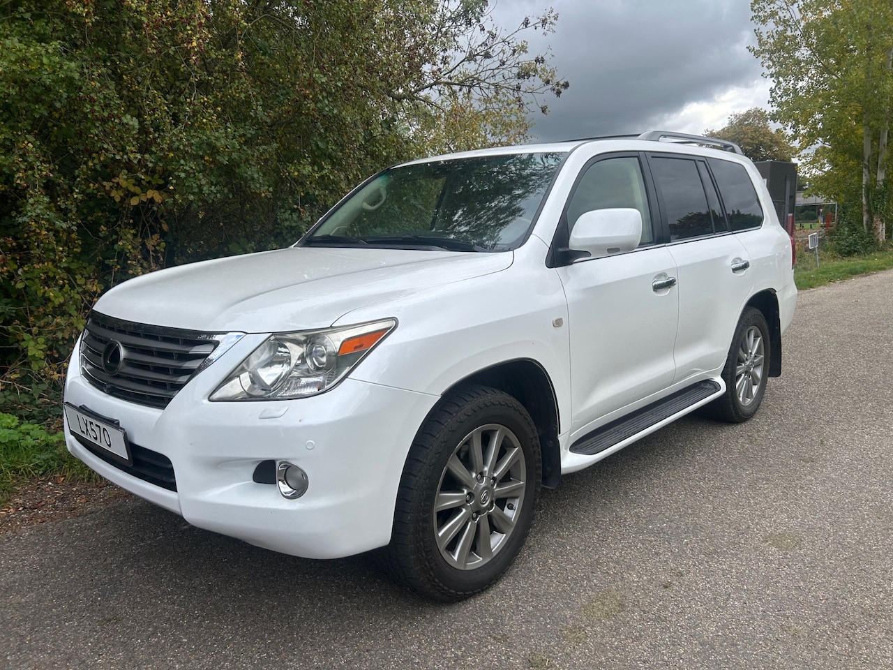 Lexus LX - LX570 8 persoons - AutoWereld.nl