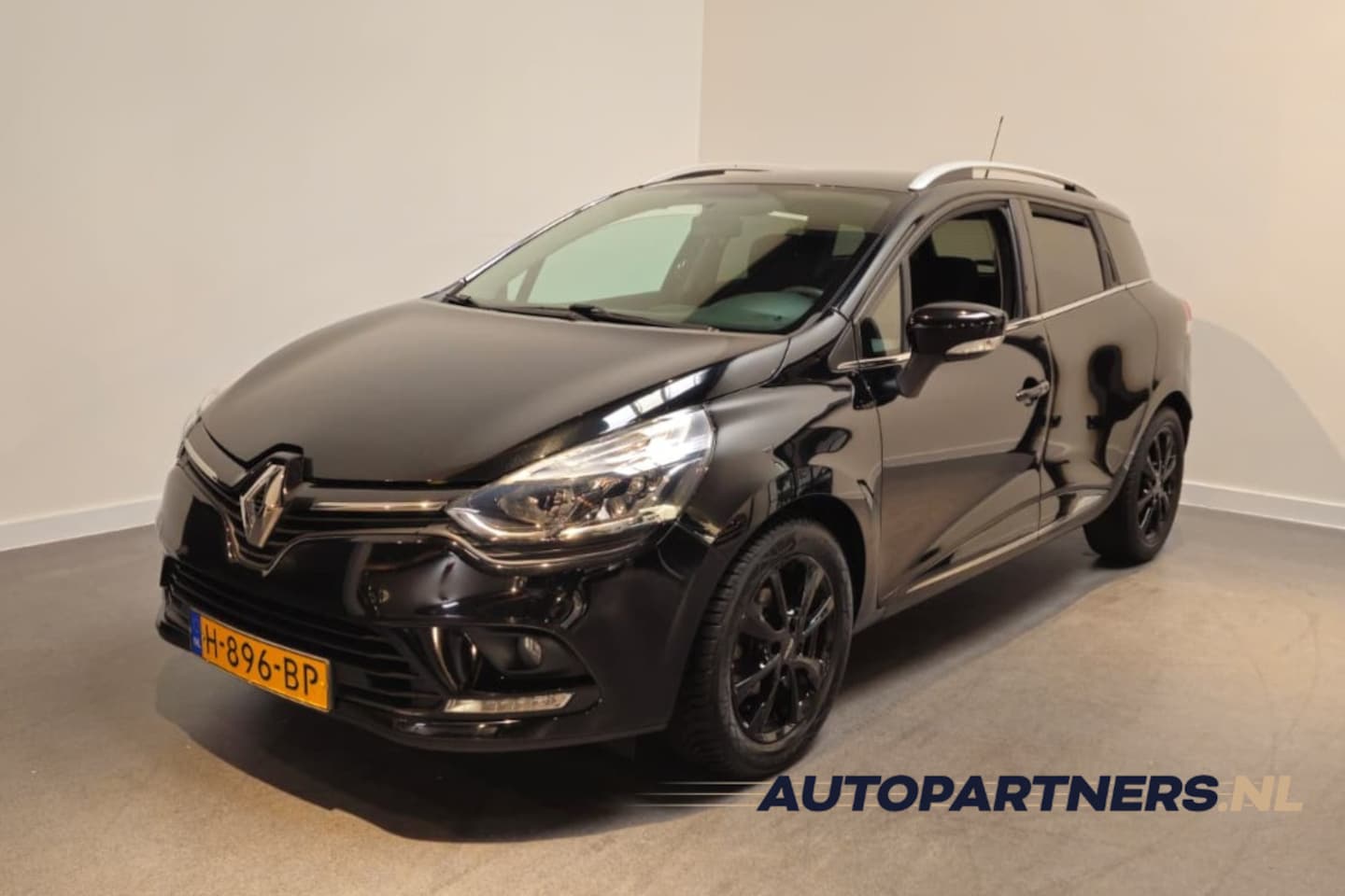 Renault Clio Estate - 0.9 TCe Limited - Apple Carplay/Android Auto - 16" - Cruise - Navi - AutoWereld.nl