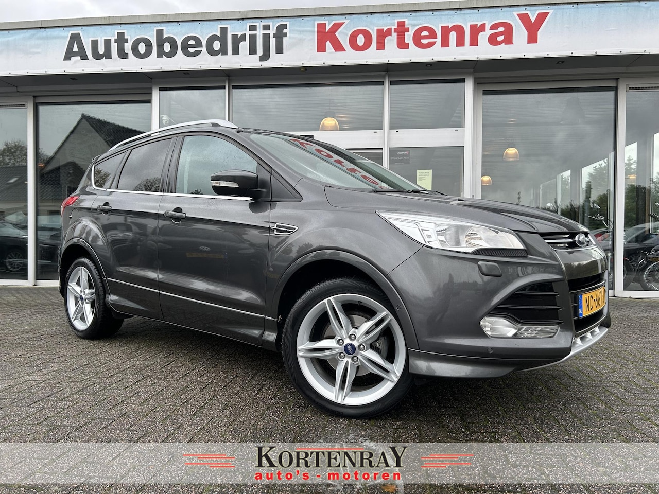 Ford Kuga - 1.5 Titanium Styling Pack nieuwstaat/elektrisch verstelbare bestuurderstoel/afneembare tre - AutoWereld.nl