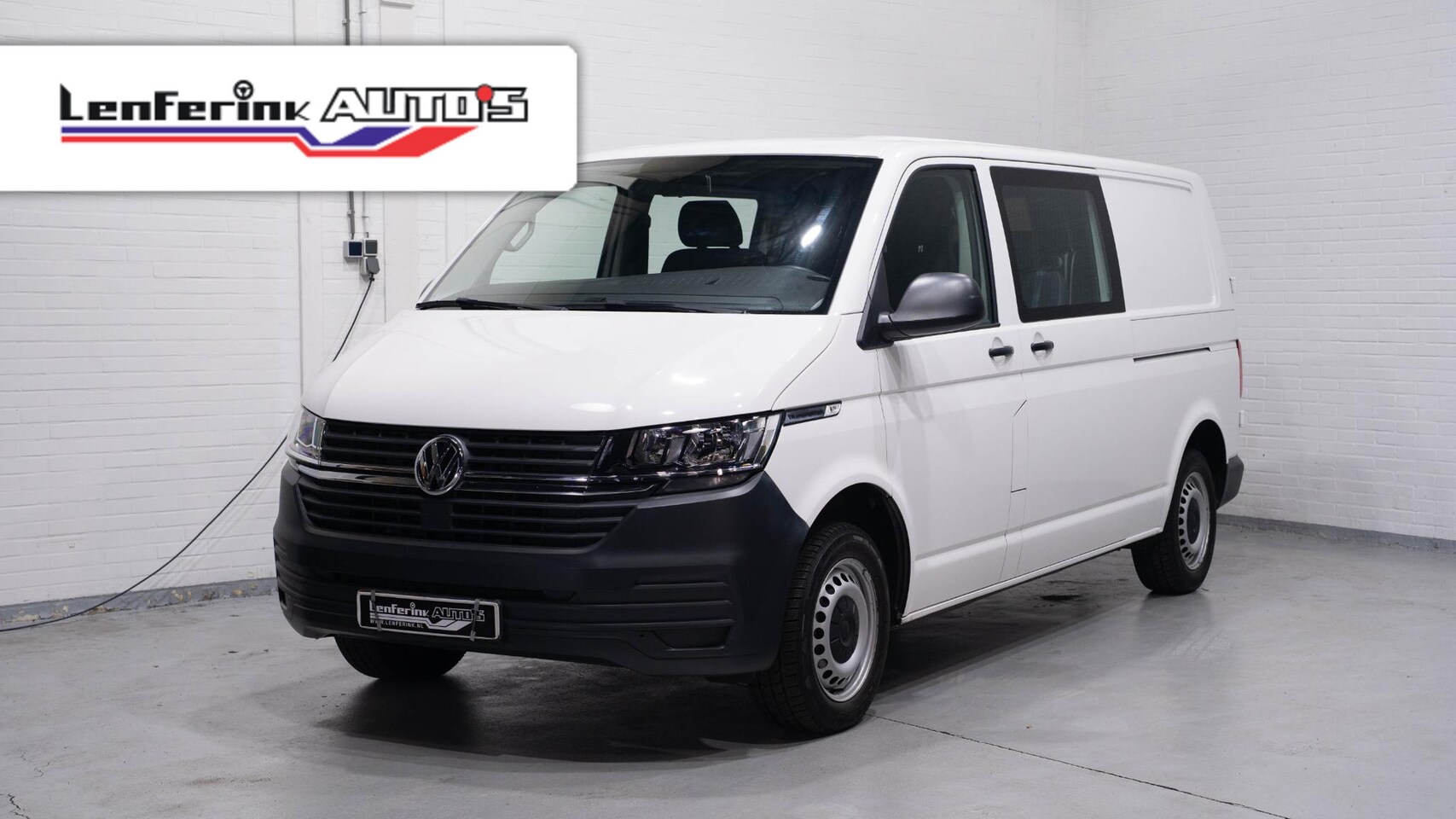 Volkswagen Transporter - 2.0 TDI 110 pk L2 Dubbel Cabine 2x Schuifdeur NAP, Trekhaak, Airco, Cruise Control, 5-Zits - AutoWereld.nl