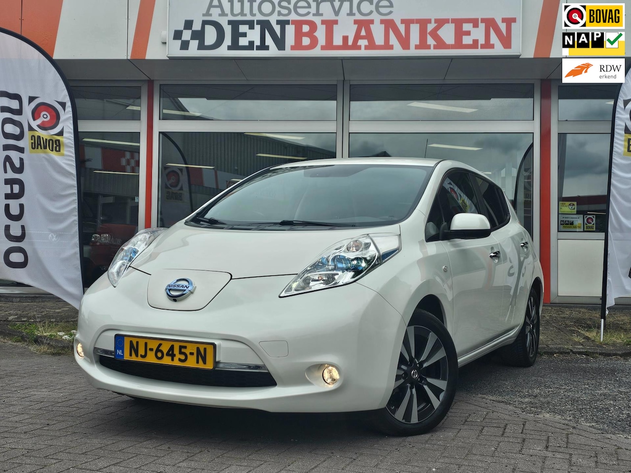 Nissan LEAF - Tekna 30 kWh Bose BJ.2017 / Navi / 360 Camera / Leder / Led / Keyless / Clima / Lmv !! - AutoWereld.nl