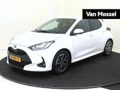 Toyota Yaris - 1.5 Hybrid Dynamic | Stoelverwarming |Parkeersensoren & Camera | Trekhaak | All Seasonband