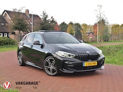 BMW 1-serie - 118i Executive Edition | M Sport | Panoramadak | Camera | Schaalstoelen | Apple Carplay |