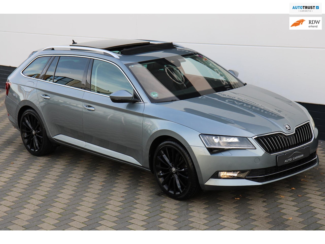 Skoda Superb - 2.0 TSI DSG 220PK Laurin & Klement Pano Leder!! - AutoWereld.nl