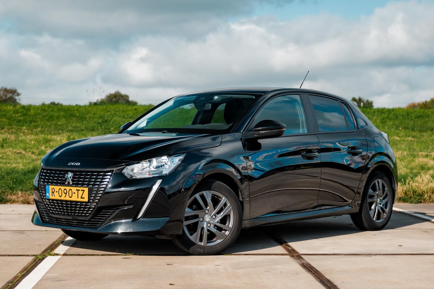Peugeot 208 - 1.2 PureTech Active Pack | NAVI | CRUISE | 16" LM VELGEN - AutoWereld.nl