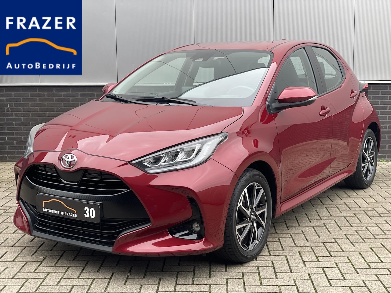 Toyota Yaris - 1.5 VVT-i DYNAMIC / LED / CRUISE / CARPLAY / RIJKLAAR - AutoWereld.nl