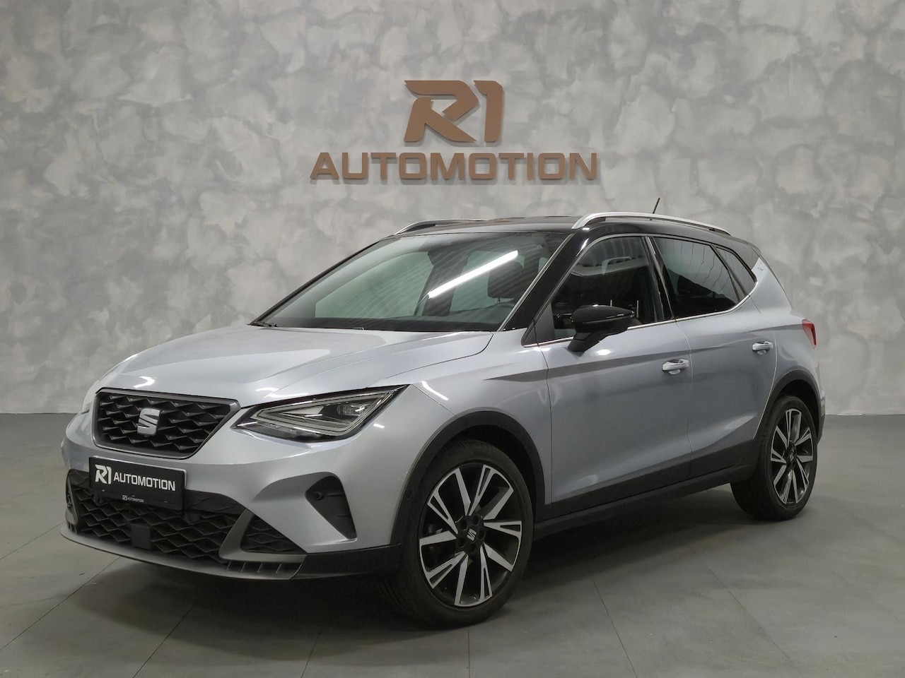 SEAT Arona - 1.0 TSI FR CAMERA, KEYLESS, STOELVERWARMING, DIGITALE DASH, NAVIGATIE, CARPLAY, CRUISE CON - AutoWereld.nl