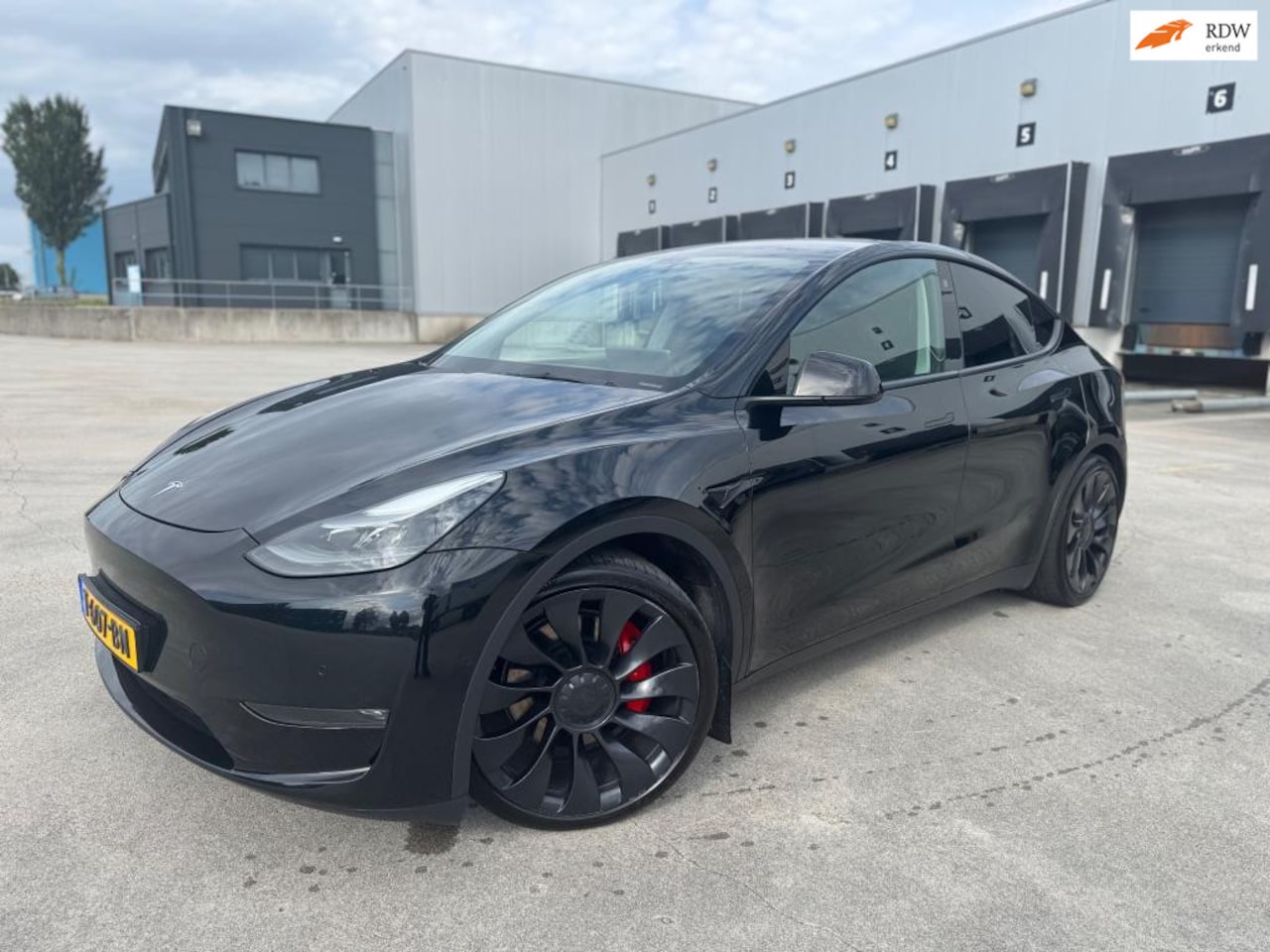Tesla Model Y - Performance| 1e eigenaar | autopilot |460 pk - AutoWereld.nl