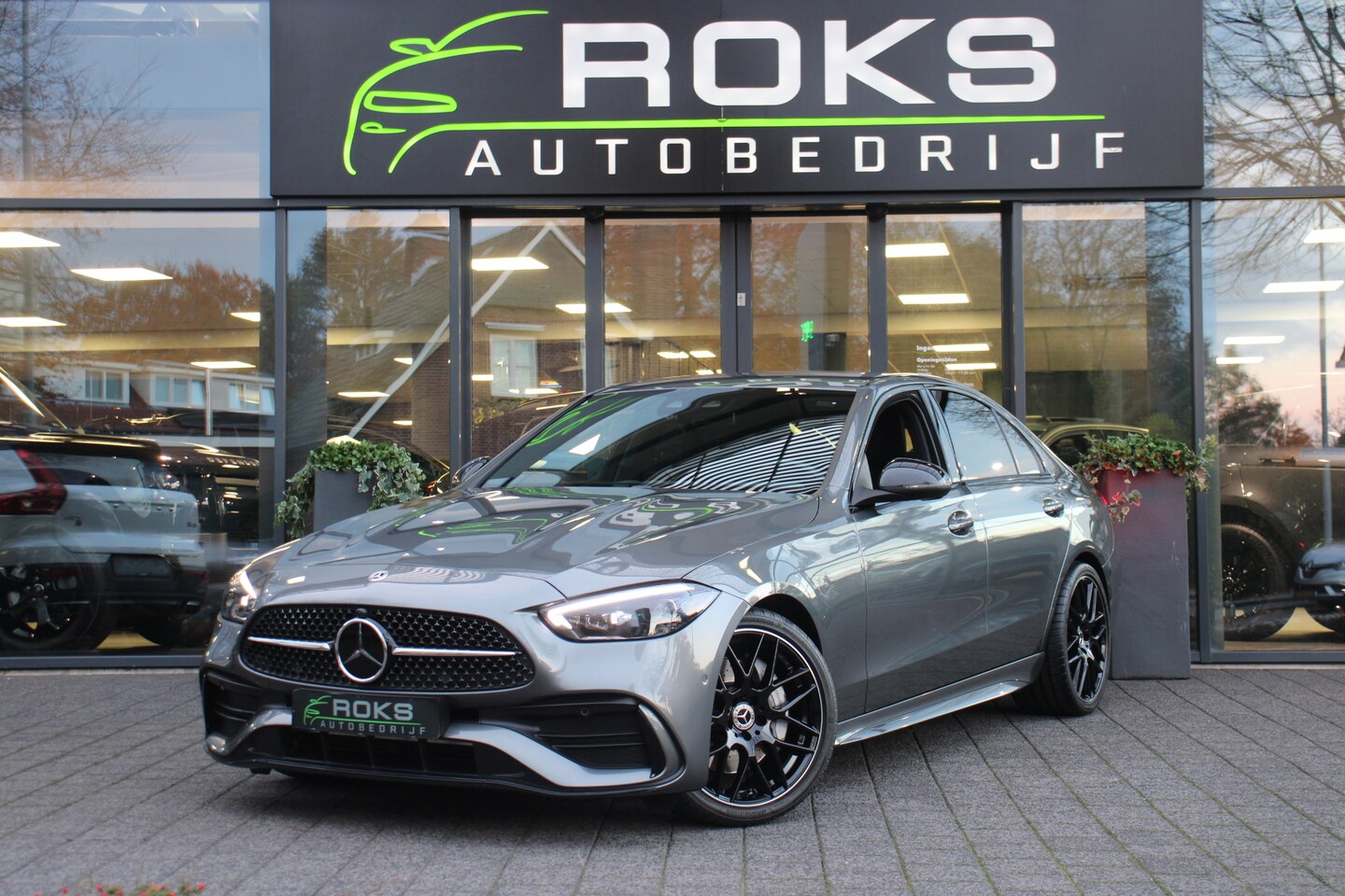 Mercedes-Benz C-klasse - 200 AMG Line Night Pakket/Navi/Camera/Burmester/Sfeerverlichting/Mbux/H-leder/19Inch - AutoWereld.nl