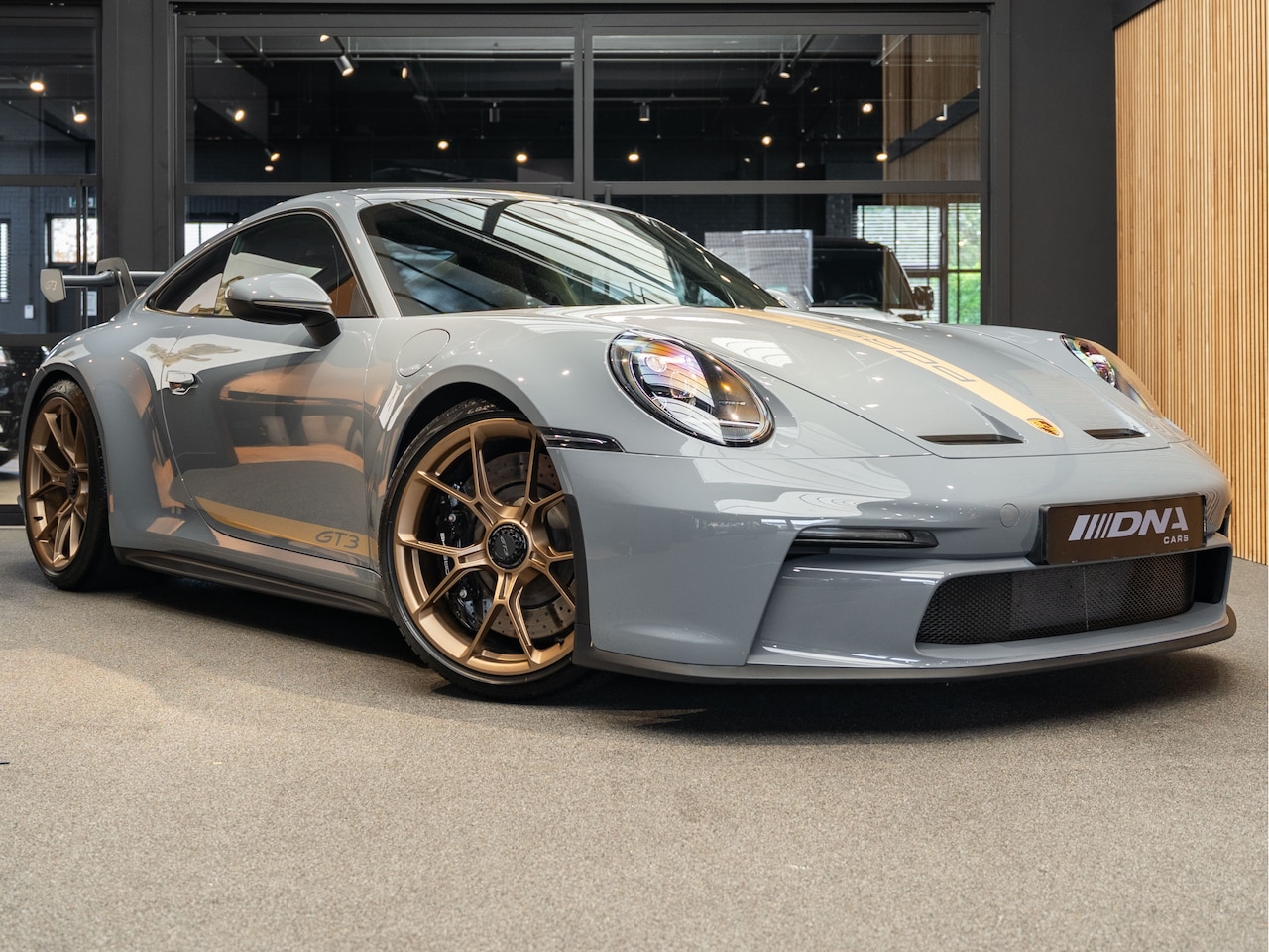 Porsche 911 - 992 GT3 Sport Chrono 911 4.0 GT3 Sportonderstel Alcantara - AutoWereld.nl