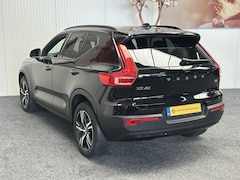 Volvo XC40 - 1.5 T3 R-DESIGN AUTOMAAT 360 CAMERA LEDER ALCANTARA NAVIGATIE CRUISE CONTROL STOEL EN STUU
