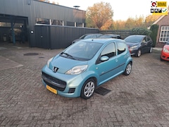 Peugeot 107 - 1.0-12V Millesim 200