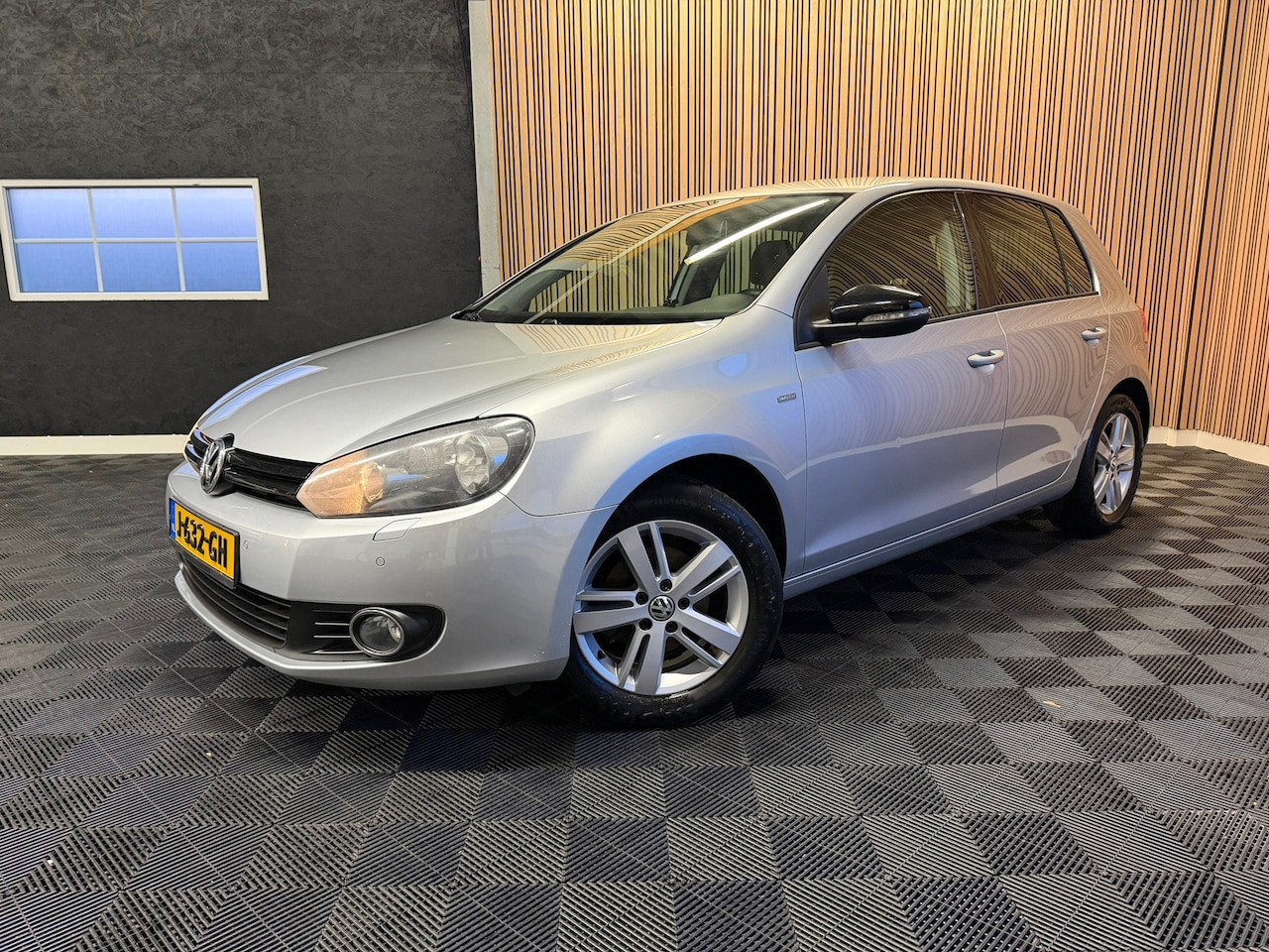 Volkswagen Golf - 1.2 TSI Highline Clima Pdc Trekhaak - AutoWereld.nl