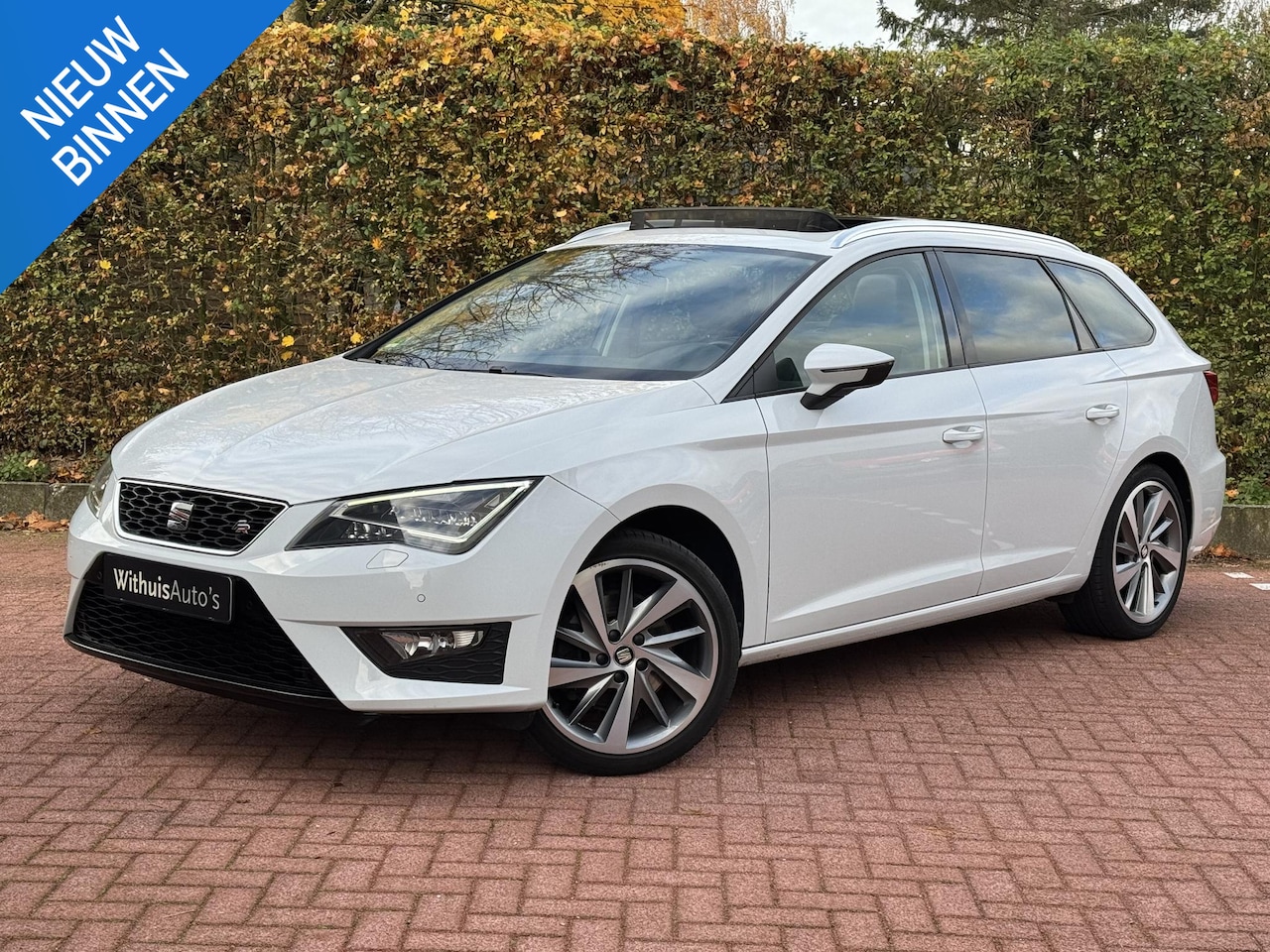 SEAT Leon ST - 1.8 TSI 180PK FR Dynamic Pano Full Link Alcantara - AutoWereld.nl