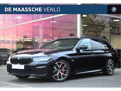 BMW 5-serie Touring - 530e High Executive M Sport Automaat / Panoramadak / Trekhaak / Laserlight / Achteruitrijc