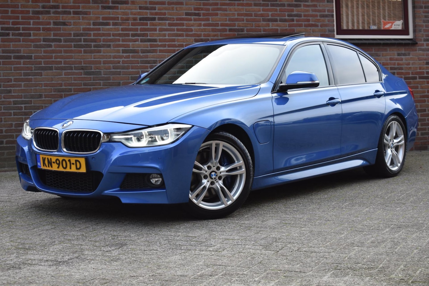 BMW 3-serie - 330e M Sport '15 LED Clima Navi Clima Cruise Inruil mogelijk - AutoWereld.nl