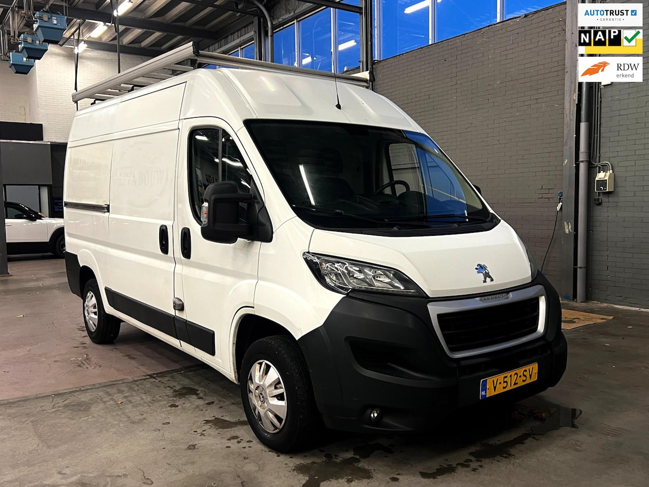Peugeot Boxer - 330 2.0 BlueHDI L2H2 Premium Pack navi_cam_Trekh_dakdrager - AutoWereld.nl