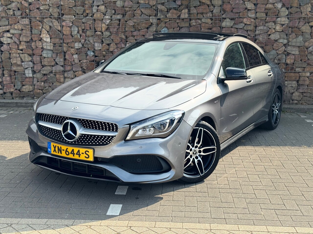 Mercedes-Benz CLA-Klasse - 200 Ambition AMG Automaat Pano - AutoWereld.nl