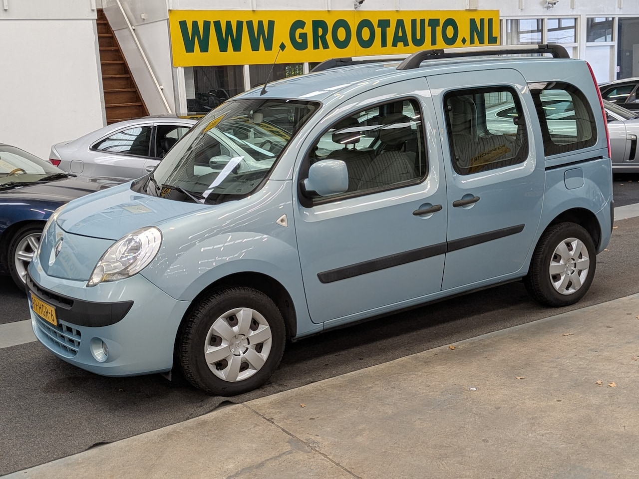 Renault Kangoo Family - 1.6-16V Privilège Rolstoel, Invalide aanpassing - AutoWereld.nl