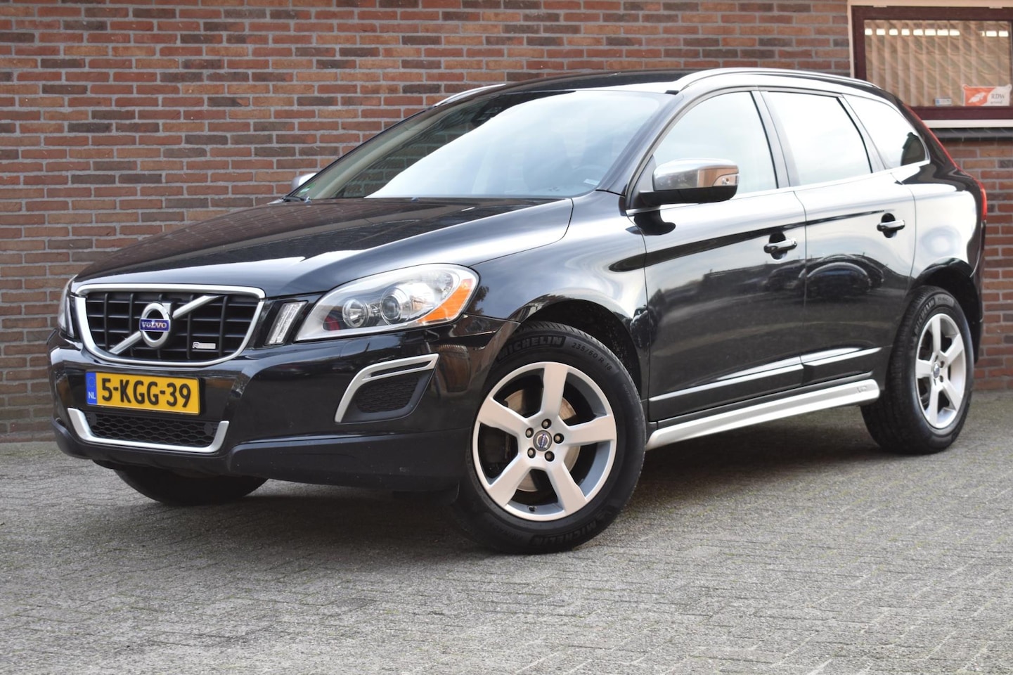 Volvo XC60 - 2.0 D4 R-Design '13 Leder Clima Navi Cruise. - AutoWereld.nl